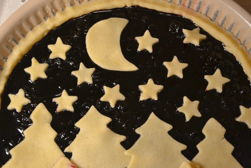 Christmas bleberry and cherry jam pie