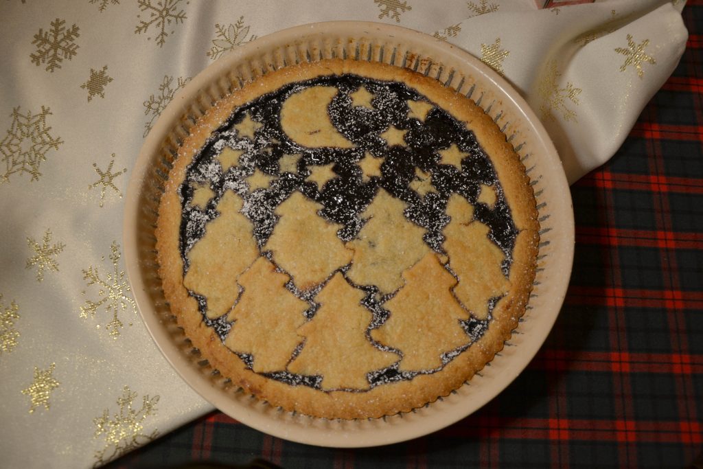 Christmas bleberry and cherry jam pie