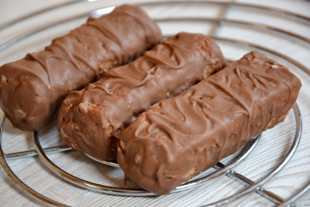Naminiai kokosiniai saldainiai su šokoladu „Bounty“ 