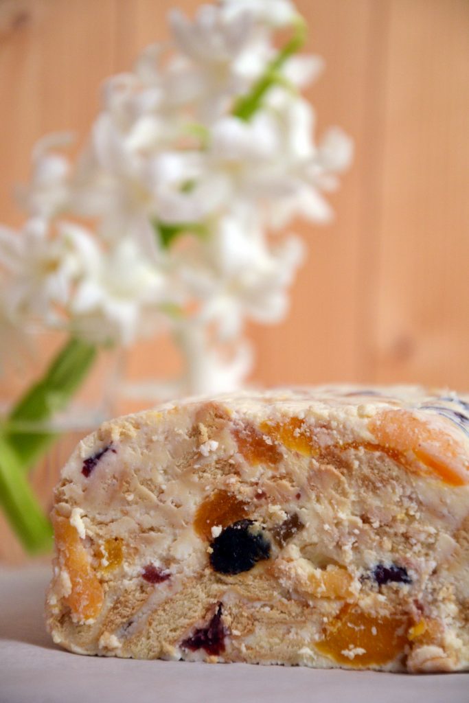 Curd Cheese Bars with Dried Fruit