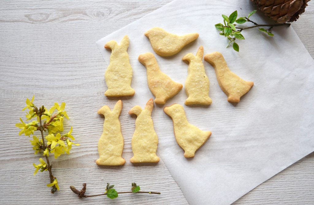 Classic Shortbread Cookies with Lemon Zest and Vanilla