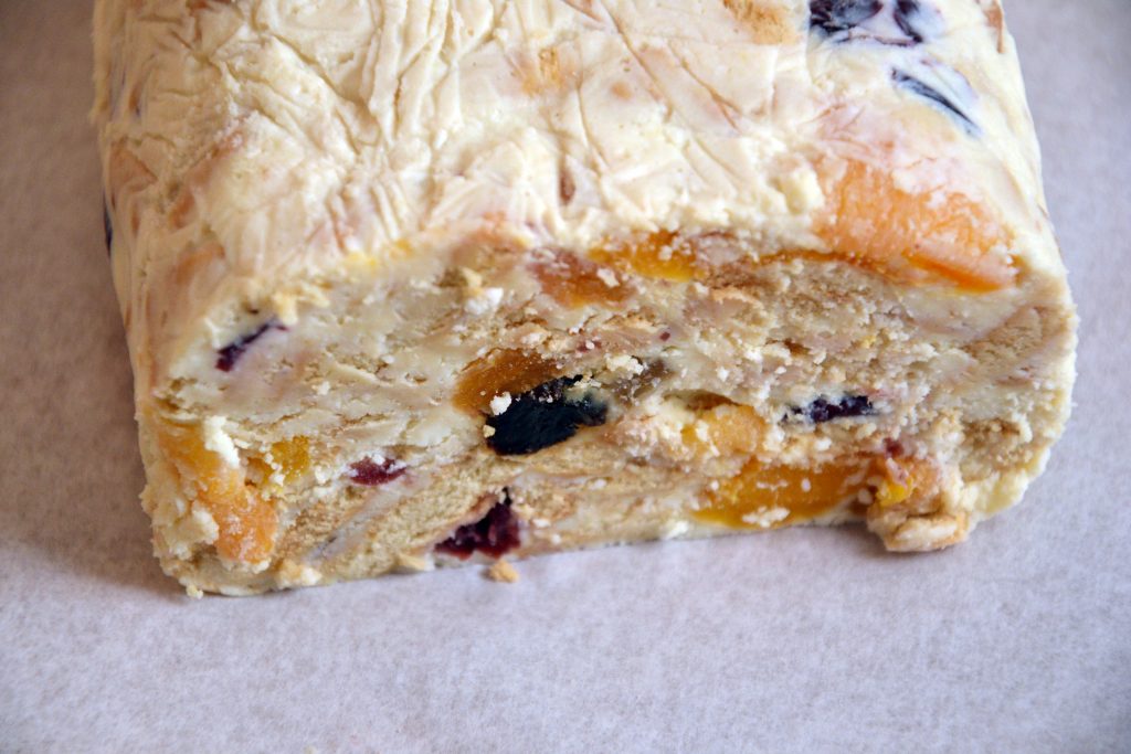 Curd Cheese Bars with Dried Fruit