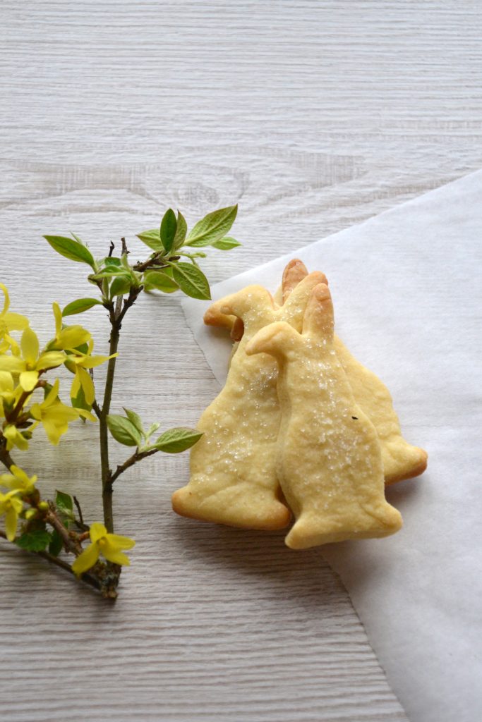 Classic Shortbread Cookies with Lemon Zest and Vanilla