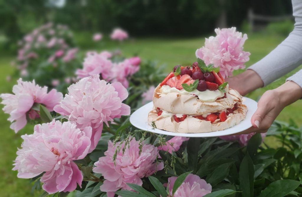 Braškių pavlova su maskarponės kremu