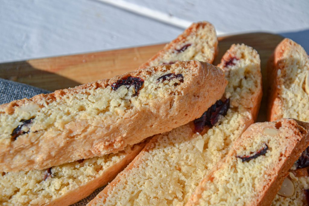 Trapūs sausainiai (biscotti) su spanguolėmis 